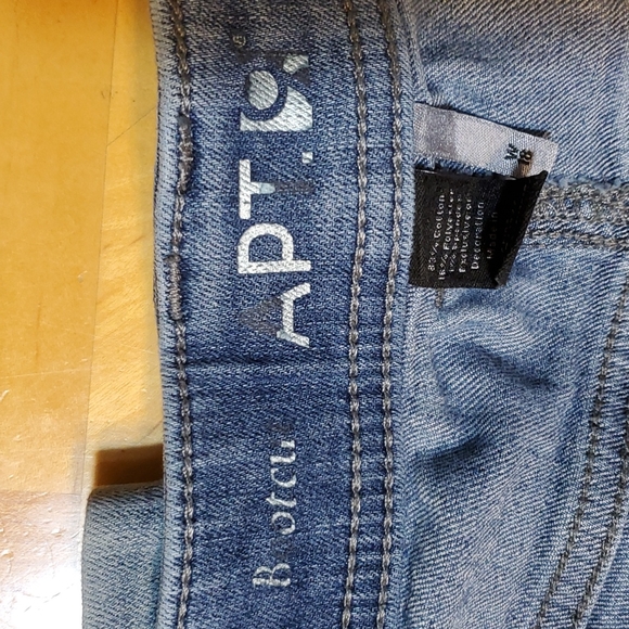Women's size 18 apt 9 boot cut jeans - Picture 2 of 4